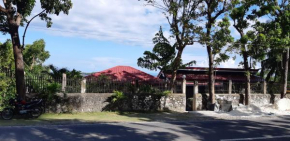Sandra's Holiday House